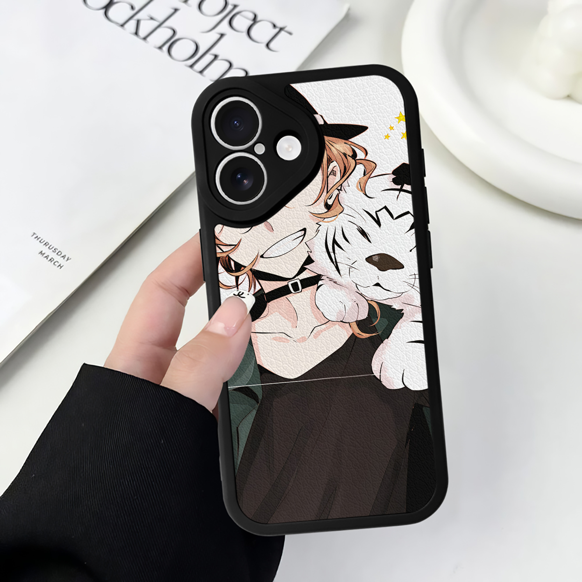 （画像用） 文豪ストレイドッグス Bungo Stray Dogs 【iPhone 16シリーズ対応】シリコンスマホケース（レザー調） 材質：シリコン